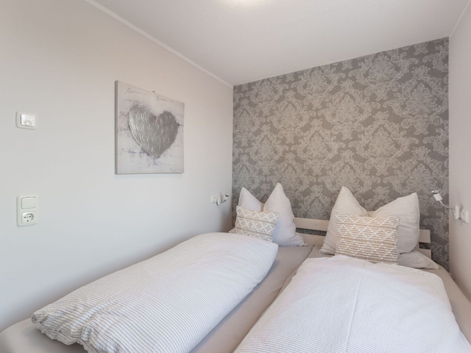 Room 4, Ferienwohnung mit Sauna in Ballenstedt, Harz