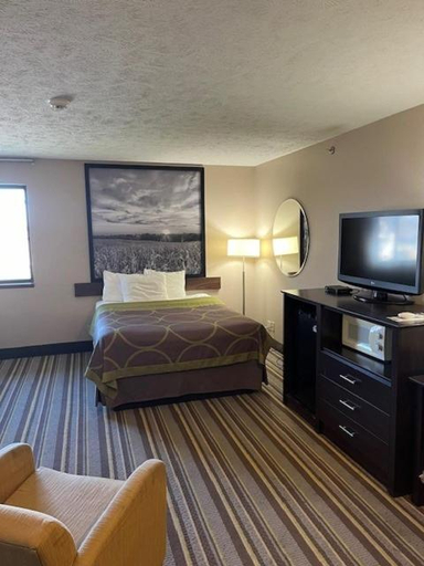 Bedroom 3, Super 8 by Wyndham Hastings, Adams