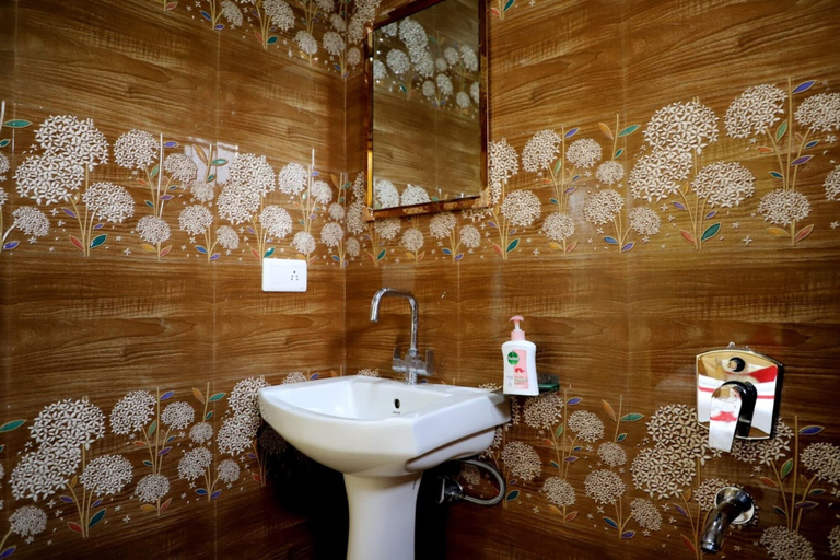 Bathroom 4, Goroomgo Hotel The Mountain Paradise Rewalsar, Mandi