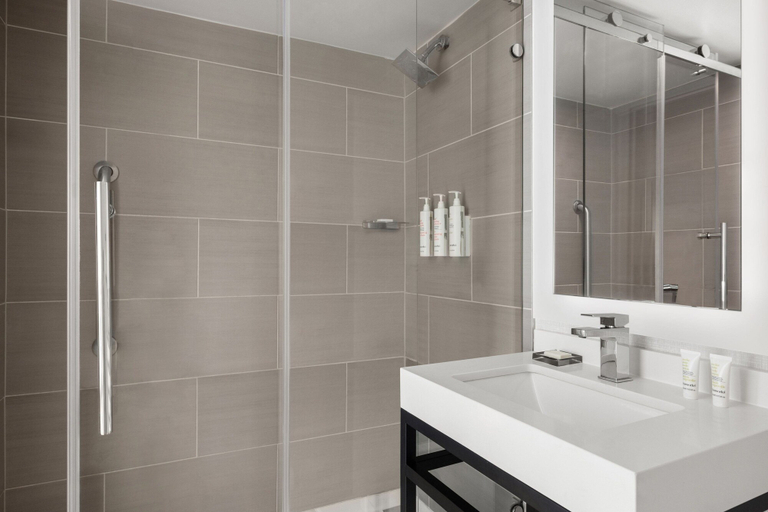 Bathroom 3, Marriott Saddle Brook, Bergen