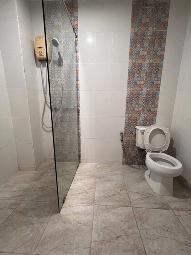 Bathroom 3, Berich Hotel, Muang Tak