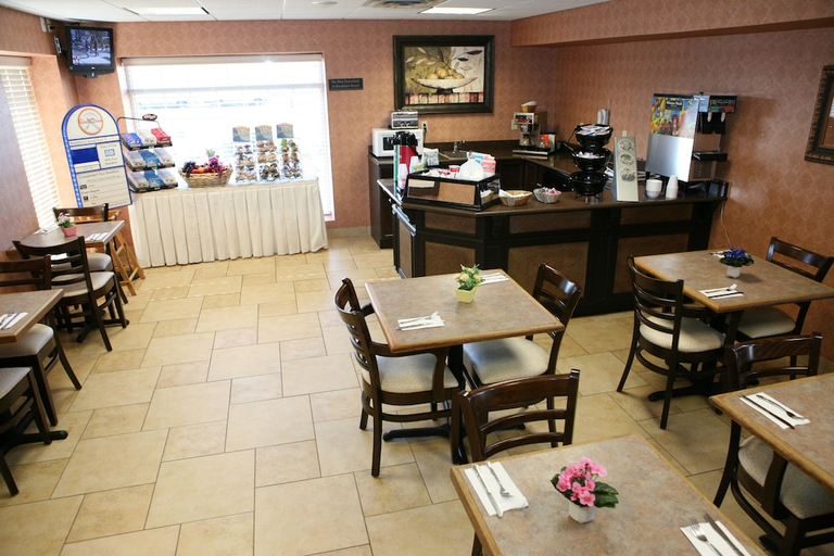 Food & Drinks, Howard Johnson by Wyndham Toms River, Ocean