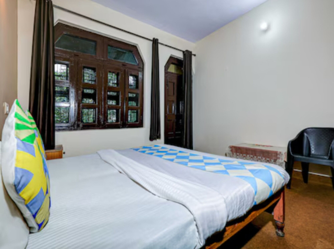 Bedroom 5, Goroomgo Adhya Inn Bhimtal, Nainital