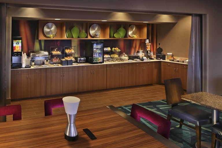 Food & Drinks 4, SPRINGHILL SUITES BY MARRIOTT, New London