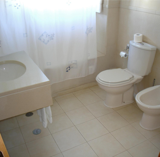 Bathroom 2, Apartamentos Santa Teresinha, Portimão
