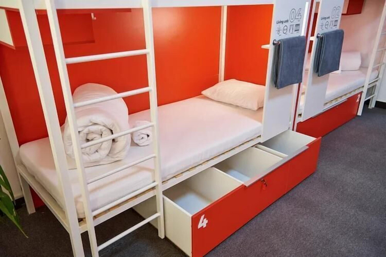 Bedroom 3, Caravan, Turkestan
