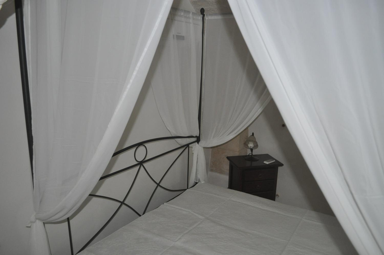 Bedroom 2, Masseria Costanza, Bari