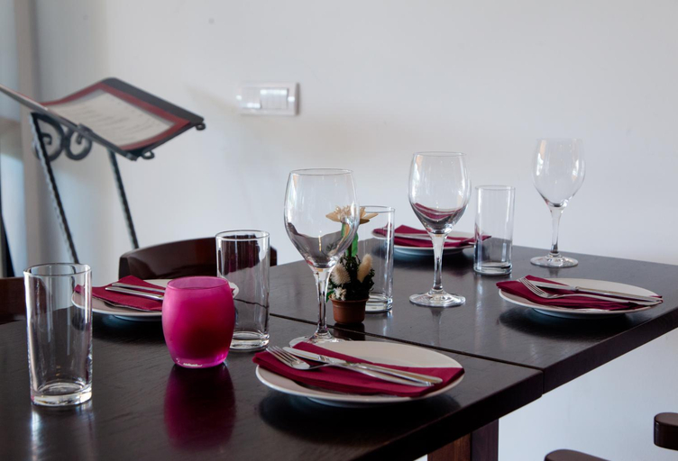 Food & Drinks 5, Art Apartments
