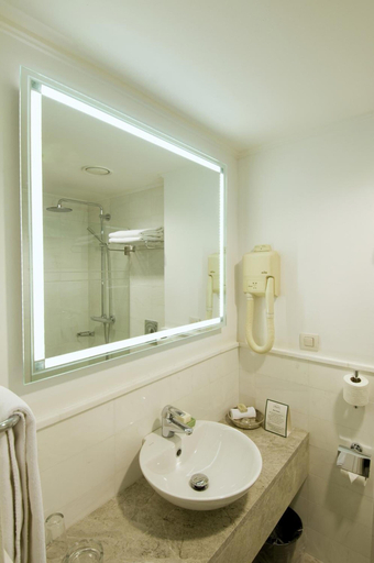 Bathroom 4, Armada Istanbul Old City Hotel, Fatih