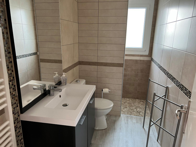 Bedroom 2, Villa Louizanne, Charente-Maritime