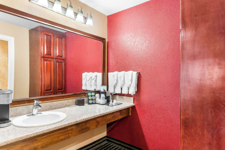 Bathroom 4, Best Western Plus Yosemite Way Station Motel, Mariposa