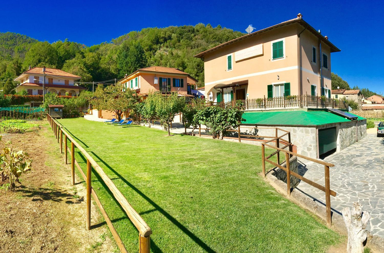 Exterior 2
