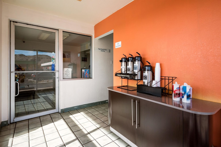 Food & Drinks, Motel6 Wendover, UT, Tooele