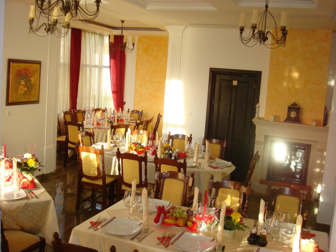 Food & Drinks 5, Casa Domneasca, Curtea De Arges