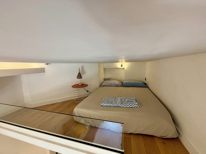 Bedroom, Studio à louer Carré d'Or à Nice, Alpes-Maritimes
