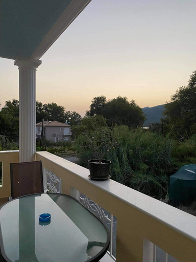 Others 5, Royal's Studios, Central Greece