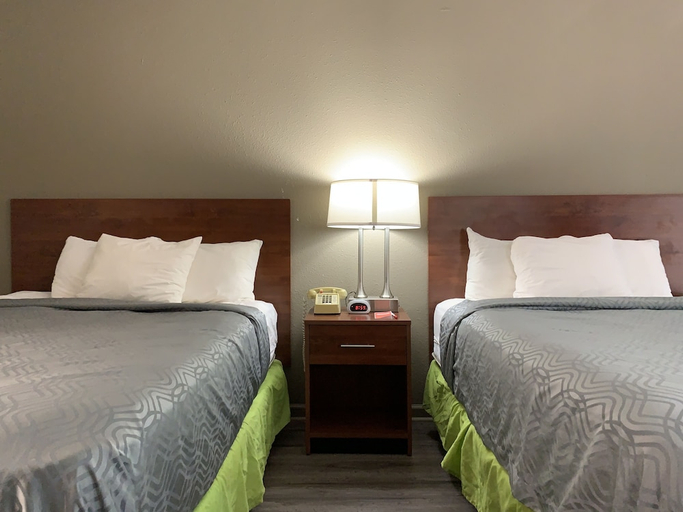 Bedroom 2, Econo Lodge Troy, Pike