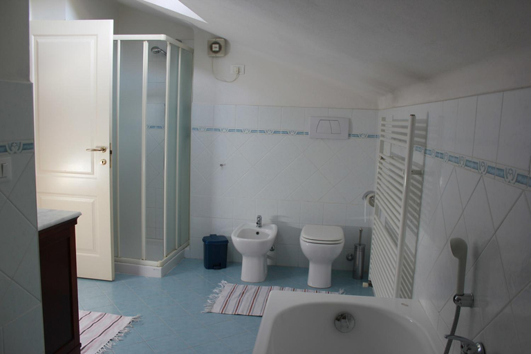 Bathroom 3, B&B Al Borgo, Ravenna