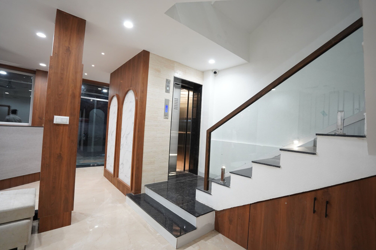 Others 1, Hotel Rudravue, Indore