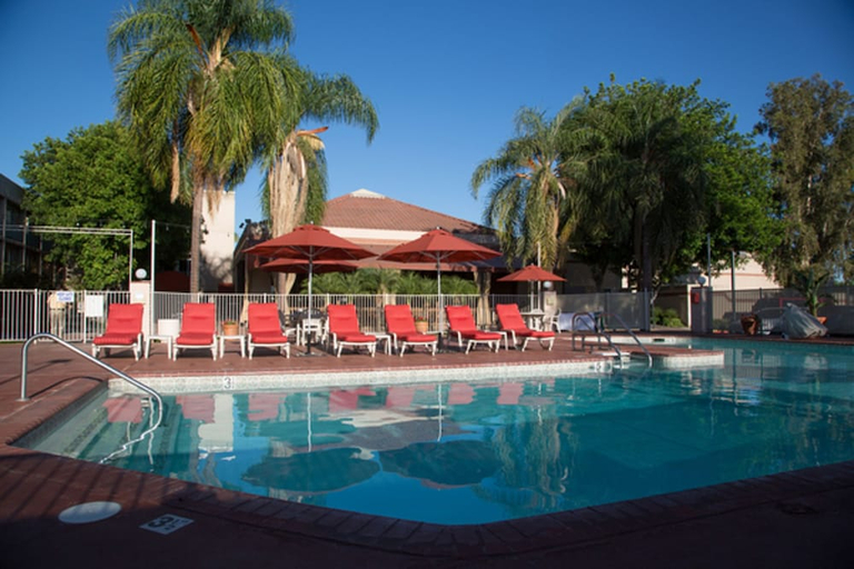 Sport & Beauty 5, Airtel Plaza Hotel and Conference Center, Los Angeles