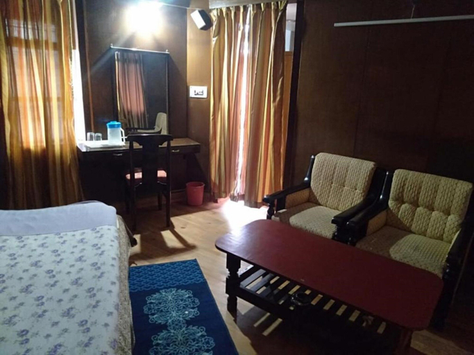 Bedroom 5, Hotel Himshikhar Joshimath, Chamoli