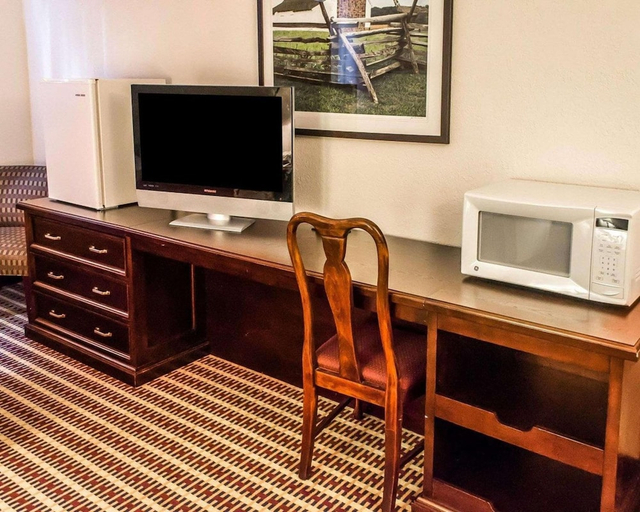 Others 4, Economy Inn and Suites Warren, Trumbull