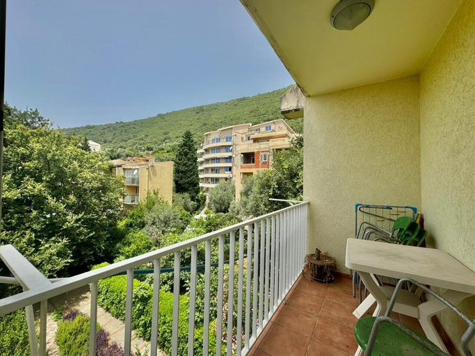 Others 3, Family three bedroom Apartment Petrovac