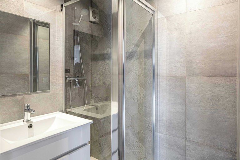 Bathroom 5, Résidence Cannes MERO, Alpes-Maritimes