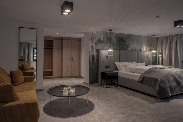 Bedroom 3, Hotel Madlein, Landeck
