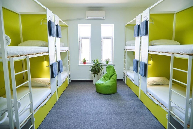 Bedroom 4, Caravan, Turkestan