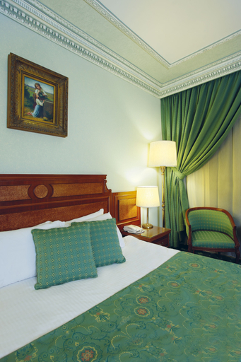 Bedroom 3, Serenada Golden Palace - Boutique Hotel, Beirut