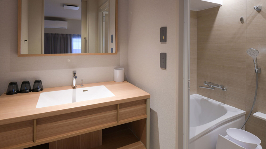 Bathroom 4