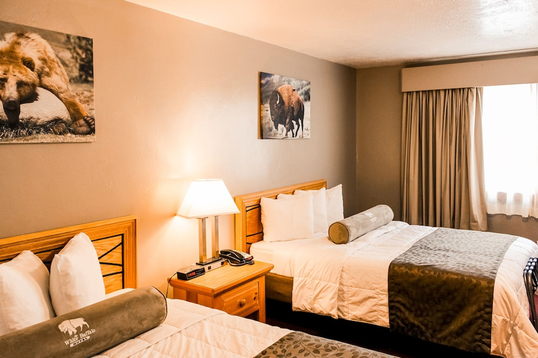 Bedroom 2, White Buffalo, Gallatin