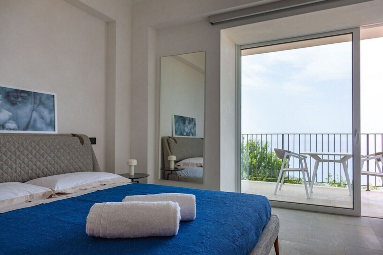 Bedroom 2, Maina Country Resort, Messina