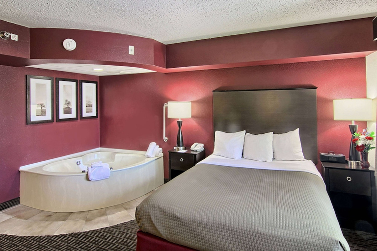 Bedroom 2, Blossom Hotel & Suites Traverse City, Grand Traverse