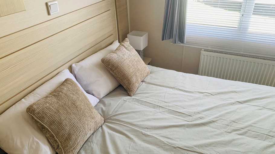 Bedroom, Wl56 Haven Haggerston Castle Holiday Park, Northumberland