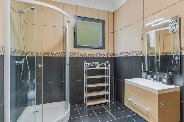 Bathroom 5, Villa Flor, Santa Cruz