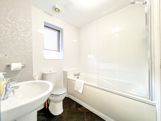 Bathroom 4, Taylor Close Holiday Home, Lincolnshire