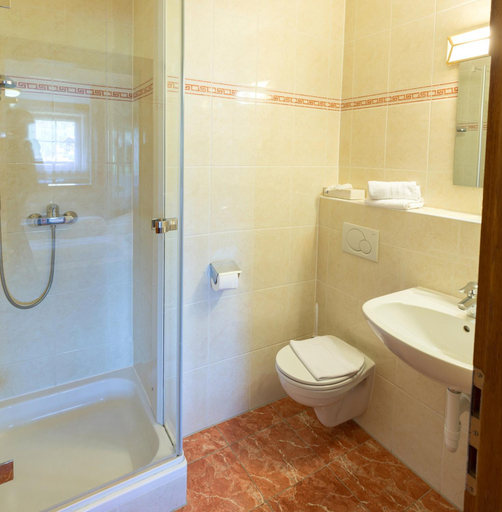 Bathroom, Hotel Simmerlwirt, Kufstein