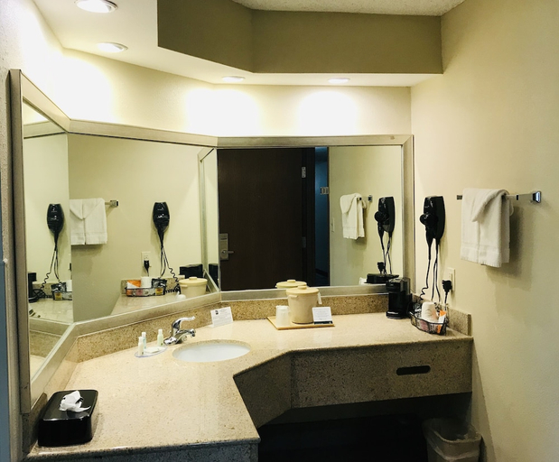 Bathroom 5, Quality Inn & Suites West Monroe, Ouachita