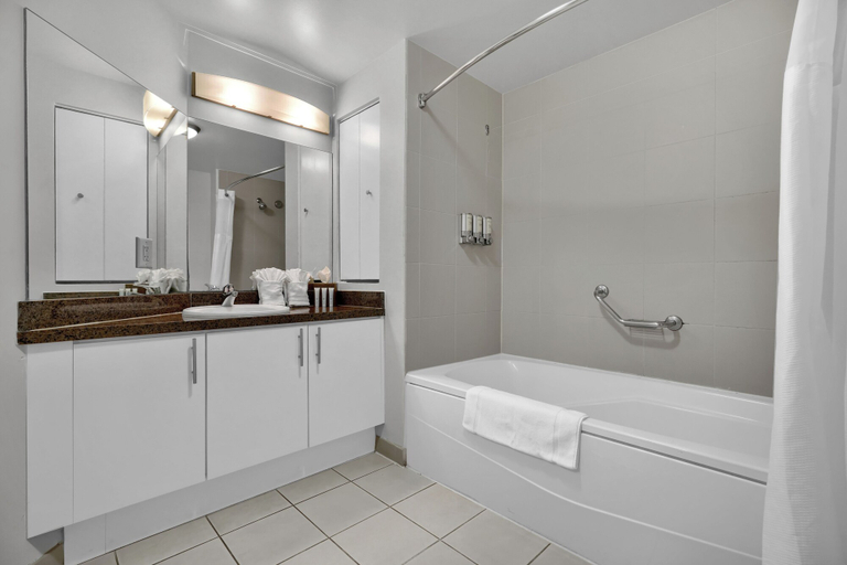 Bathroom 5, Spectacular Bay View 1bd 2baths in Grove, Miami-Dade