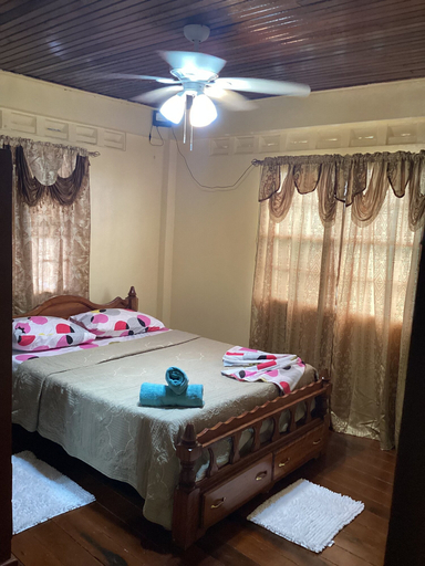 Bedroom 2, Lania Cottage, Diamond / Golden Grove
