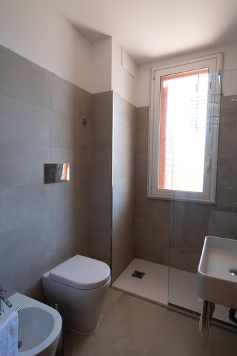 Bathroom 3, Residence Marinella, Trapani