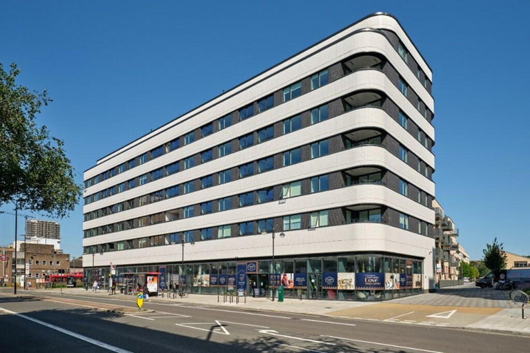 Exterior & Views 2, Meadow Lane Retreat - City Center Gem, London