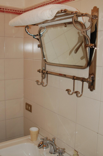 Bathroom 12