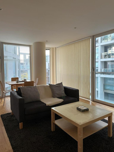 Others 5, Charming 1-bed Apartment in London, London