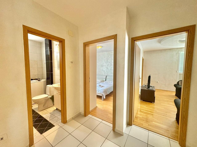 Bathroom, Family three bedroom Apartment Petrovac