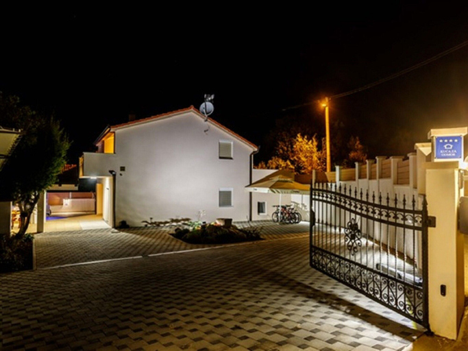 Exterior & Views 2, Brand new Countryside Villa With Heated Pool, Omiš