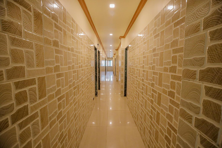 Others 5, Hotel Sainiwas, Pune