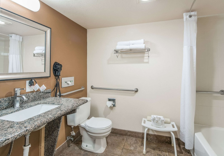 Bathroom 3, Quality Inn and Suites Downtown Walla Walla, WA, Walla Walla